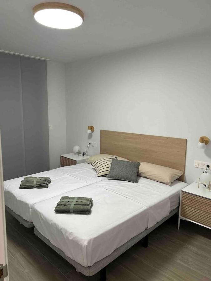 Apartamentos Breton 17 Suite Familiar อาลิกันเต ภายนอก รูปภาพ