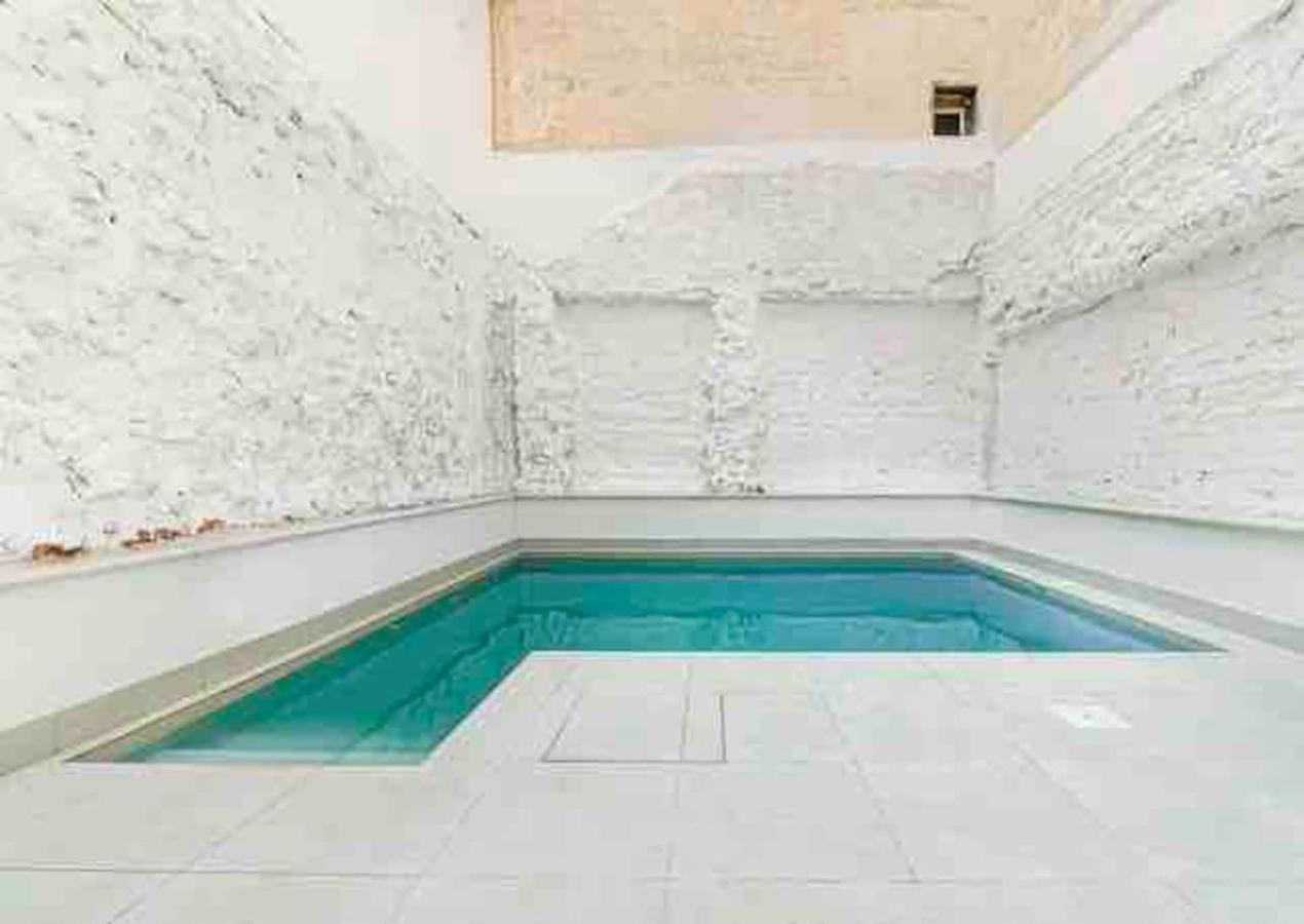 Apartamentos Breton 17 Suite Familiar อาลิกันเต ภายนอก รูปภาพ