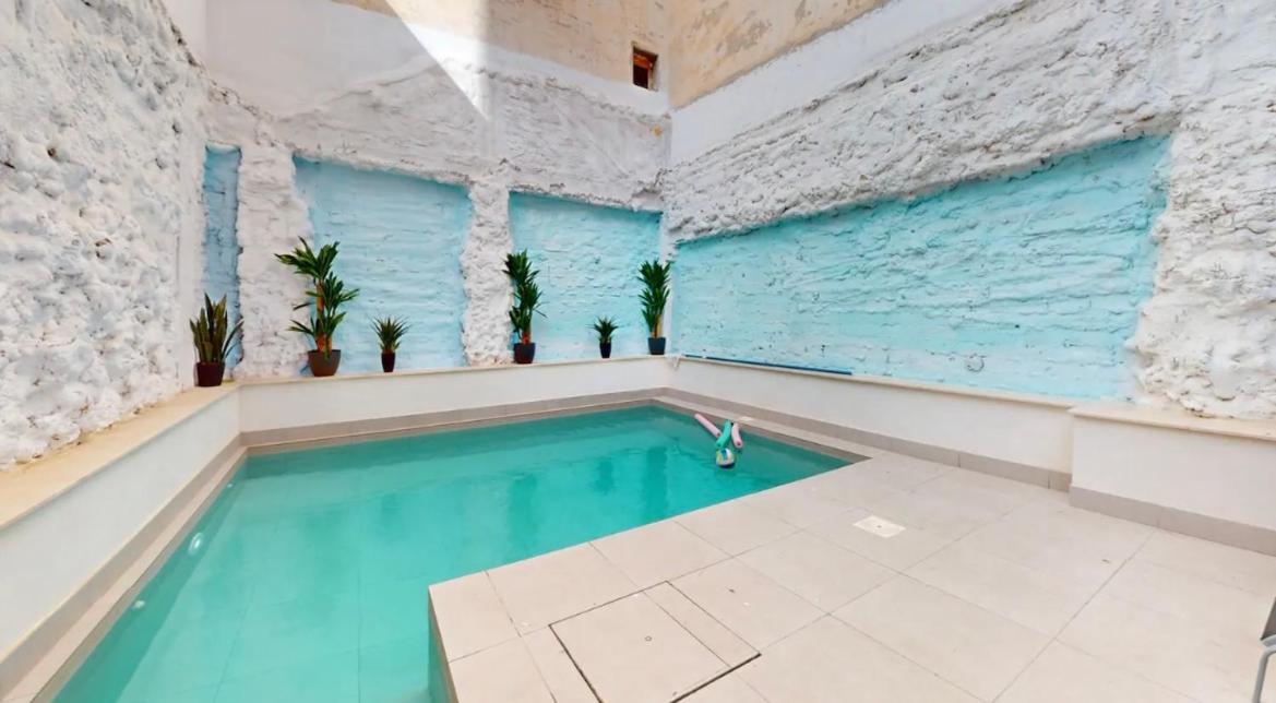Apartamentos Breton 17 Suite Familiar อาลิกันเต ภายนอก รูปภาพ
